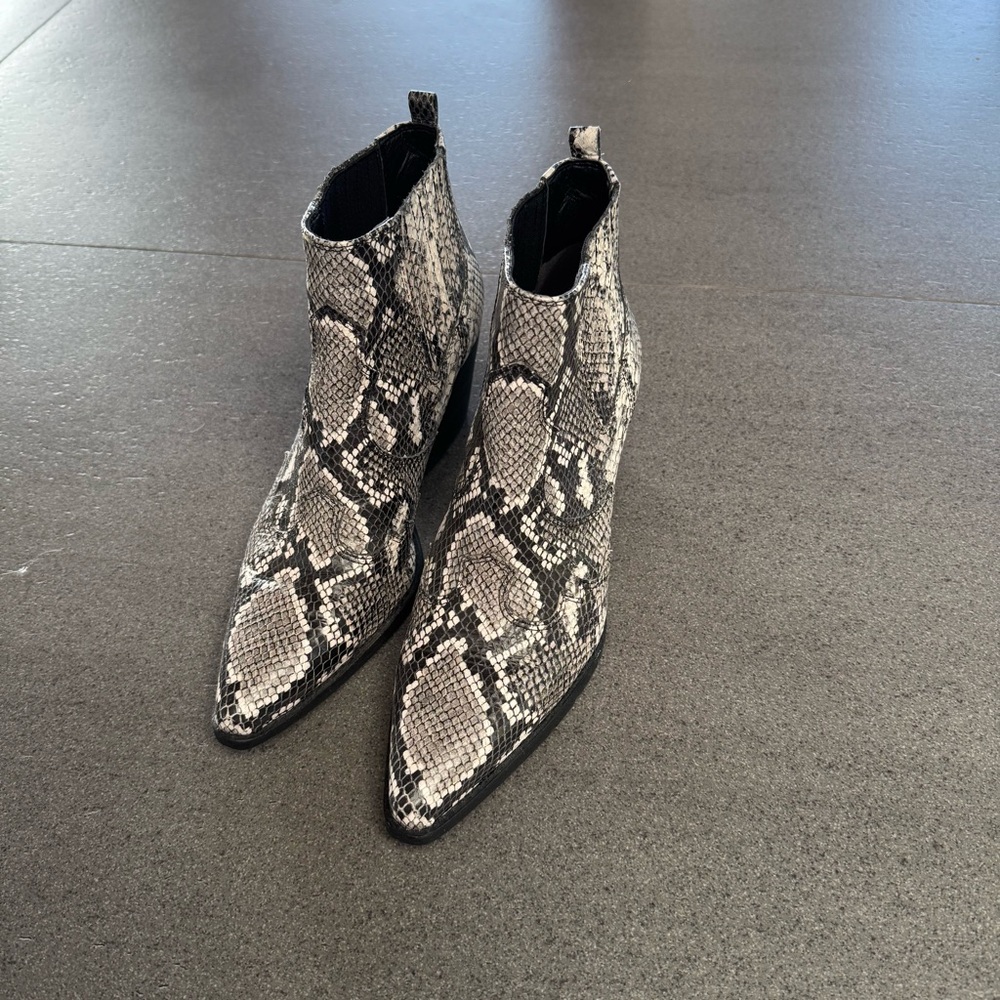 Sam Edelman Gray Black Ankle Booties with Snake Print